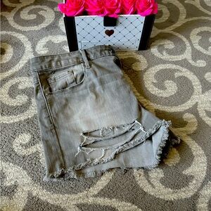 Jean distressed shorts!